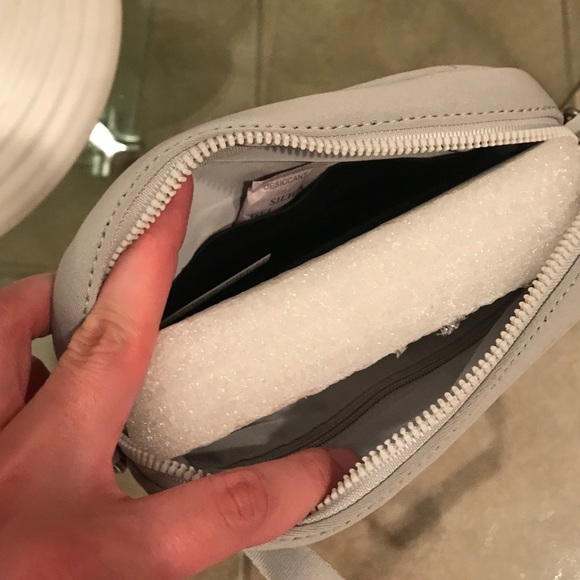 Crossbody bag - Picture 2 of 2